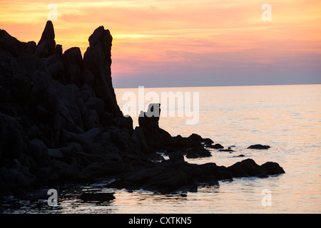 La Mirina costa sul Lemnos, Grecia al tramonto. Foto Stock