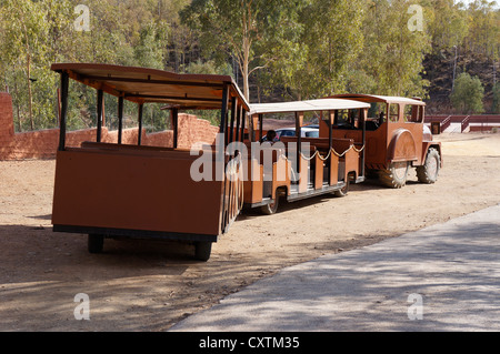 Attrazione turistica, western carro dai giorni del selvaggio west, a La Reserva Sevilla El Castillo De Las Guardas, Spagna Foto Stock
