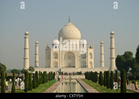 Il marmo bianco Taj Mahal, India del turista emblema, il monumento di amore Foto Stock