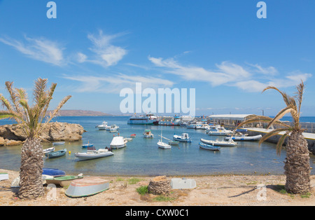 Illa de Tabarca. Isola di Tabarca. Provincia di Alicante, Costa Blanca, Spagna. Traghetto nel porto. Foto Stock