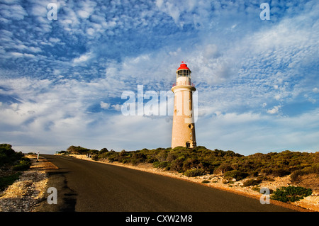 Faro di Cape du Couedic sull'isola di Kangaroo alla luce del tardo pomeriggio. Foto Stock