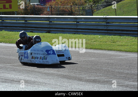 Moto e bici sidecar gara di Thruxton Foto Stock