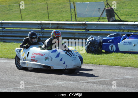 Moto e bici sidecar gara di Thruxton Foto Stock