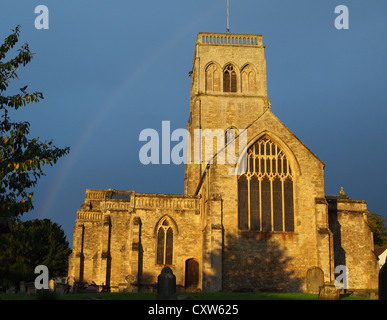 Chiesa di Santa Maria nella luce del mattino a Wedmore Somerset, Inghilterra, Regno Unito Foto Stock