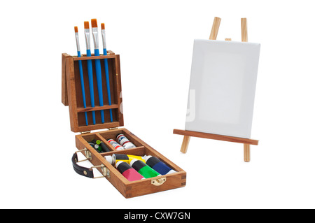 Tela con spazzole e valigetta acrilico isolati su sfondo bianco Foto Stock