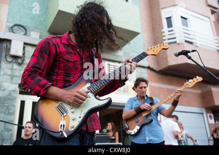 LAS PALMAS SPAGNA-Settembre 29, 2012: Juanma Barroso (centrale), Alberto Guias (sinistra) e Hans Albert (destra) suonando il blues Foto Stock