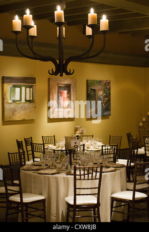 Una camera in un resort, in questo esempio si è preparata per un ricevimento di matrimonio Foto Stock