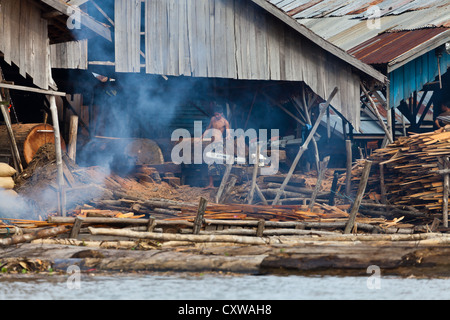 Le rive dei fiumi in Banjarmasin, Indonesia Foto Stock