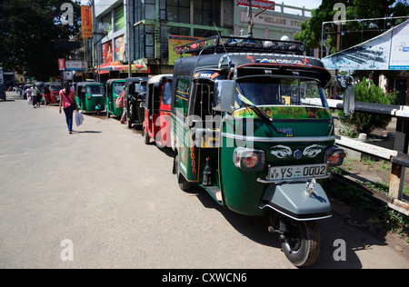 Taxi di tuk-tuks, tuck-inserimenti, Negombo, Sri Lanka Foto Stock