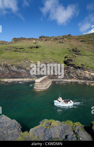 Boscastle, un villaggio di pescatori sulla costa settentrionale della Cornovaglia, Inghilterra, Regno Unito Foto Stock