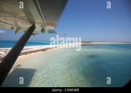 Guardando fuori della finestra idrovolante sbarcati sull'isola nel Dry Tortugas Florida keys usa Foto Stock