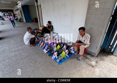 La vita di strada a Jakarta, Indonesia Foto Stock