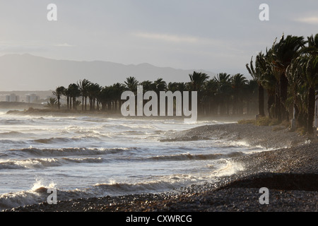 Spiaggia di La Azohia su un giorno di tempesta in caduta. Regione Murcia, Spagna Foto Stock