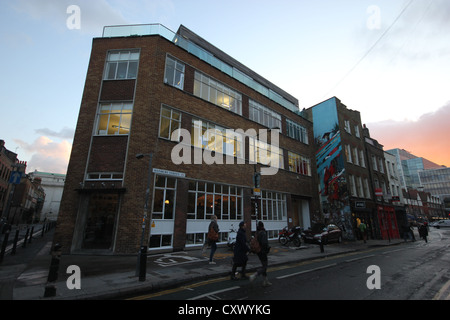 Londra, Brick Lane, Shoreditch al crepuscolo, streetview Foto Stock