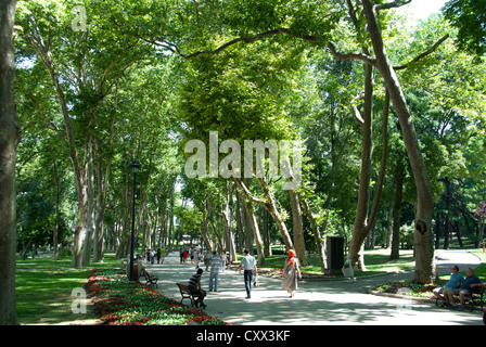 ISTANBUL, Turchia. Gulhane Park, originariamente il Palazzo di Topkapi Palace Gardens. 2012. Foto Stock