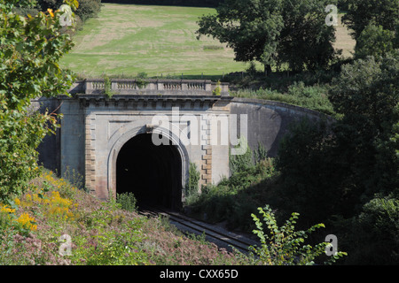 Box Tunnel, uno di Isambard Kingdom Brunels più impressionanti conquiste di ingegneria su GWR con la sua drammatica portale ovest Foto Stock