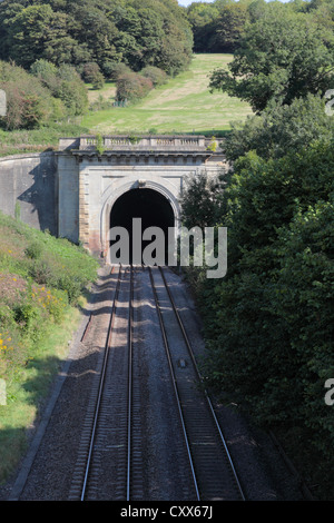 Box Tunnel, uno di Isambard Kingdom Brunels più impressionanti conquiste di ingegneria su GWR con la sua drammatica portale ovest Foto Stock