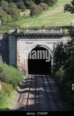 Box Tunnel, uno di Isambard Kingdom Brunels più impressionanti conquiste di ingegneria su GWR con la sua drammatica portale ovest Foto Stock