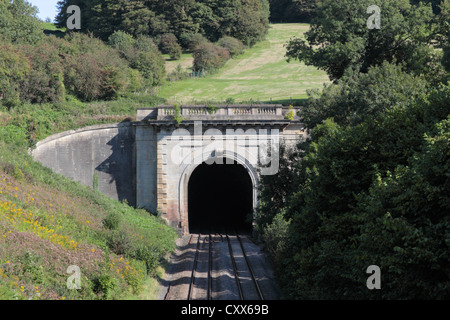 Box Tunnel, uno di Isambard Kingdom Brunels più impressionanti conquiste di ingegneria su GWR con la sua drammatica portale ovest Foto Stock