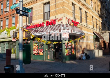 Inaugurazione di una bodega in Harlem quartiere di New York il giovedì 11 ottobre, 2012. (© Richard B. Levine) Foto Stock