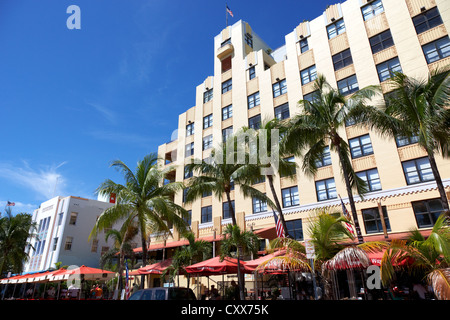 Alberghi e bar nel quartiere storico Art Deco di Ocean Drive South Beach di Miami Florida usa Foto Stock