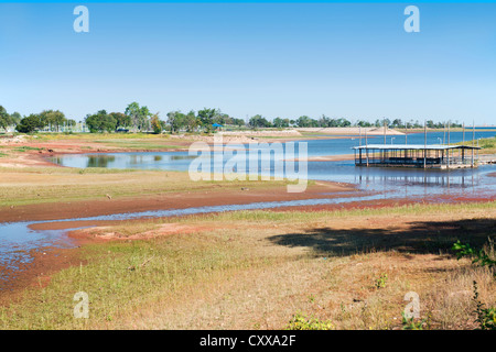 Il lago di Hefner in Oklahoma City che mostra gli effetti di una grave siccità in Oklahoma, 2012. Stati Uniti d'America. Foto Stock