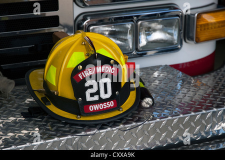 Firefighter & Medic casco Owosso City Fire Department, Michigan STATI UNITI Foto Stock