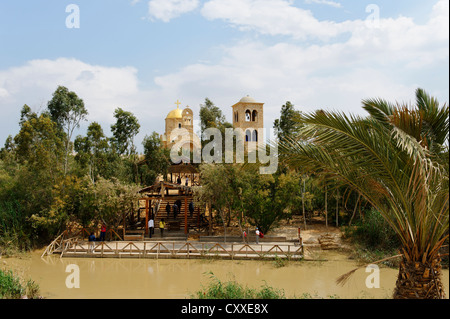 Kasr al-Jahud presso il fiume Giordano, sito battesimale di Gesù Cristo, la chiesa greco-ortodossa sul lato Giordano, sulla sponda opposta a Gerico Foto Stock