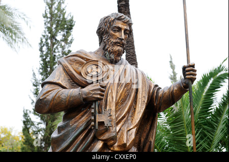 Statua di San Pietro, Cafarnao sul lago di Genezaret o del lago di Tiberiade, Yam Kinneret, Genezaret, della Galilea, Israele Foto Stock