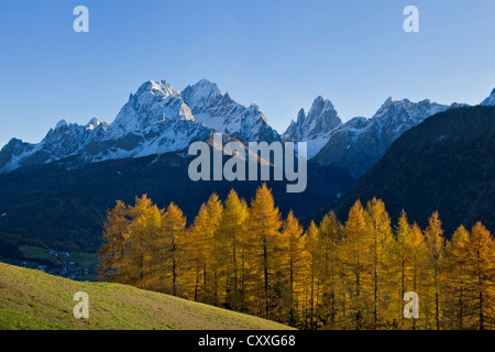 Croda Rossa di Sesto, Cima Undici, Croda dei Toni, e cima ONU, da sinistra a destra, parte della meridiana di Sesto, sesto, sesto Foto Stock