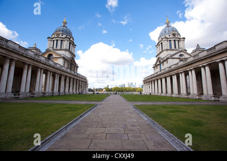 Queen Mary corte e King William corte presso Old Royal Naval College di Greenwich, London, England, Regno Unito Foto Stock