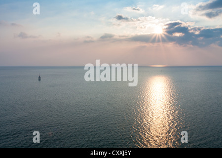 Faro e tramonti, Friedrichshafen sul Lago di Costanza, Bodenseekreis distretto, Baden-Wuerttemberg Foto Stock
