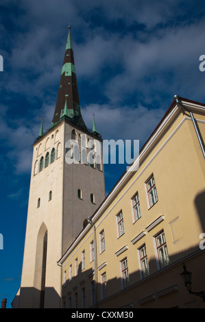 Oleviste kirik St Olavs chiesa Vanalinn old town Tallinn Estonia Europa Foto Stock