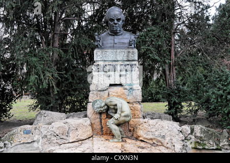 Tomba di Sebastian Kneipp, 1821-1897, monumento della città Viennese Park, Vienna, Austria, Europa Foto Stock