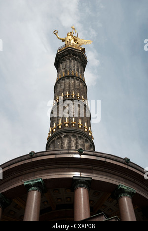 Il 'Siegessäule' (Colonna della Vittoria) in Tiergarten di Berlino, Germania Foto Stock