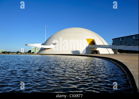 Museo Nazionale Museu Nacional Honestino Guimaraes, architetto Oscar Niemeyer, Brasilia, Distrito Federale DF, Brasile Foto Stock