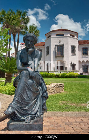 Xix secolo da giardino in ferro colato scultura da J. J. Ducel et Fils di Parigi, di fronte McNay Art Museum di San Antonio, Texas, Stati Uniti d'America Foto Stock
