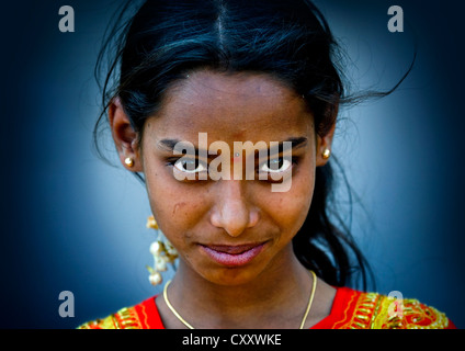 Ragazza indiana con begli occhi, Mysore, India Foto Stock