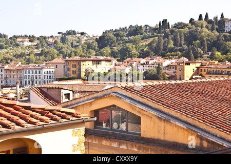Guardando sopra i tetti di Firenze, Italia. Foto Stock