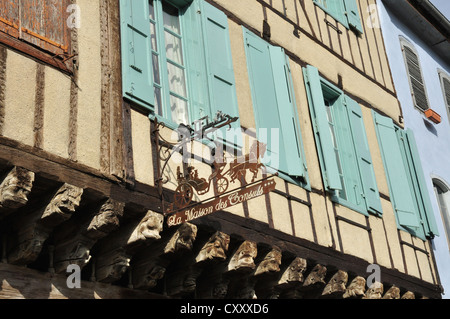 La Maison des Consuls Hotel, il Couverts nella piazza centrale, Mirepoix, Ariège, Midi-Pirenei, Francia Foto Stock