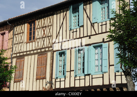 Edifici del Couverts nella piazza centrale, Mirepoix, Ariège, Midi-Pirenei, Francia Foto Stock