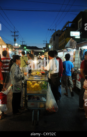 Il mercato notturno di Hua Hin, Thailandia, Asia Foto Stock