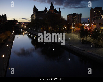 Canale Rideau notte sul fiume Ottawa Foto Stock