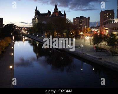 Canale Rideau notte sul fiume Ottawa Foto Stock