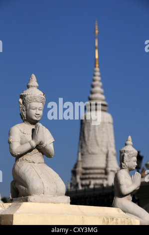 Statua del Buddha, Pagoda d'argento, Phnom Penh, Cambogia, Asia Foto Stock