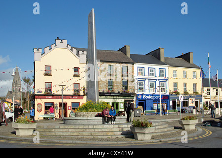 Piazza del mercato, Clifden, Connemara, Co. Galway, Irlanda Foto Stock