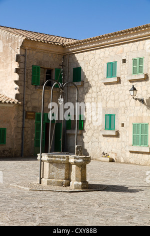 Bene nel santuario de Nostra Senyora de Cura Puig de randa maiorca isole baleari Spagna Foto Stock