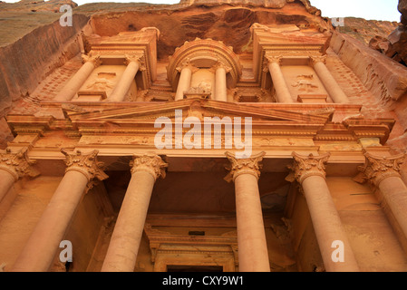 Il Ministero del Tesoro o al Khazneh di Petra, Giordania Foto Stock