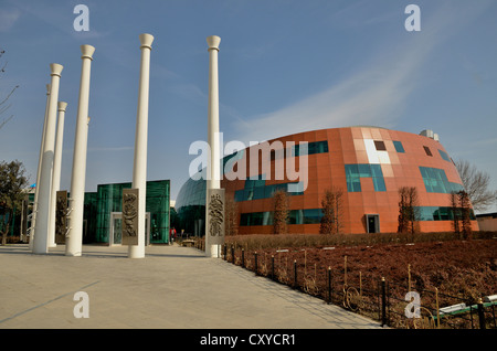 Internazionale Centro Mugham, costruita nel 2008, la sala da concerto per il tradizionale azerbaigiano Mugam o musica Mugham, Baku, Azerbaijan Foto Stock