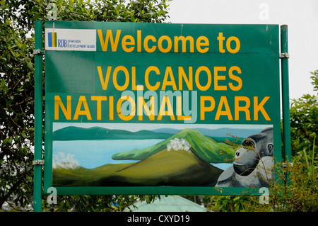 Cartello d'ingresso al Parco Nazionale dei Vulcani, Parc National des Volcans, Ruanda, Africa Foto Stock